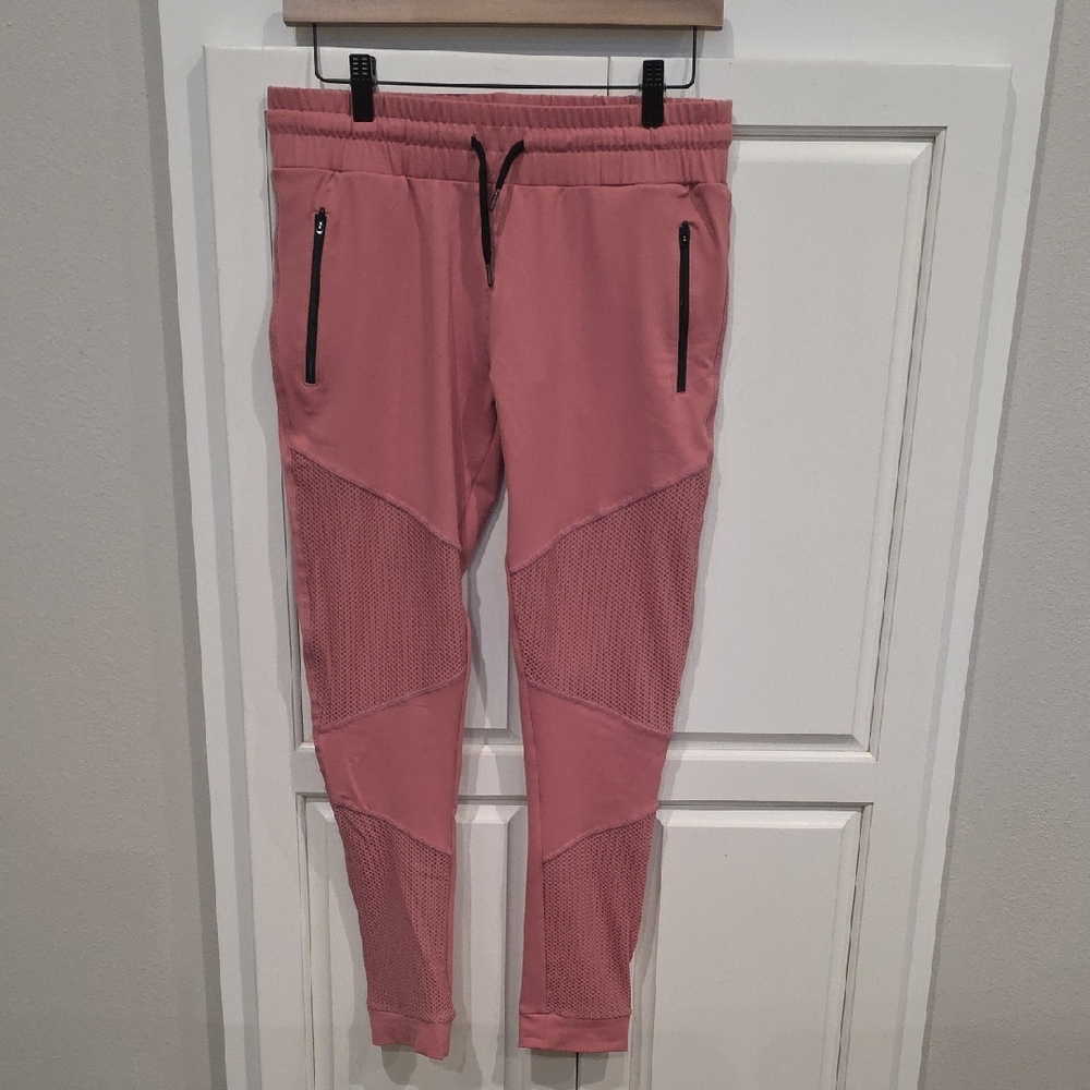 Motion By Coalition Leggings